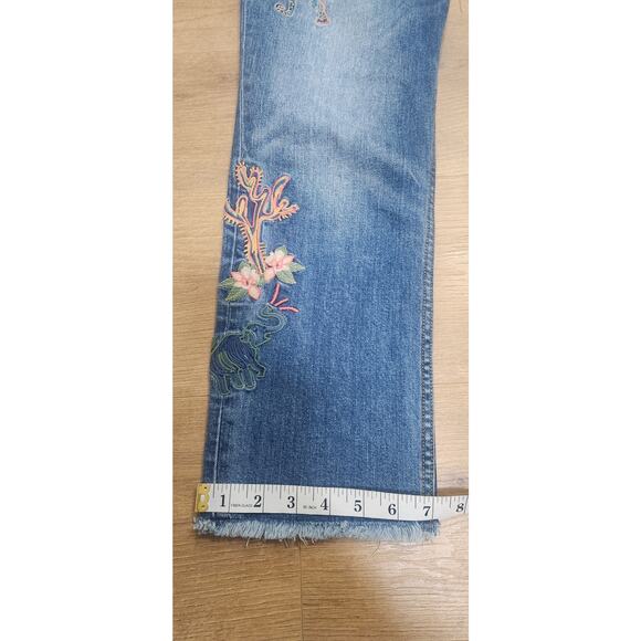 Johnny Was Zoe Cropped Boyfriend Jean Embroidered Size 28 - Picture 8 of 15